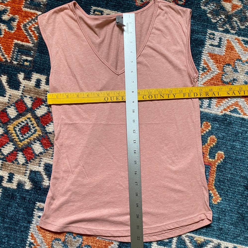 4/$12 or 3/$9  Pink Sleeveless Jane.com Top XS